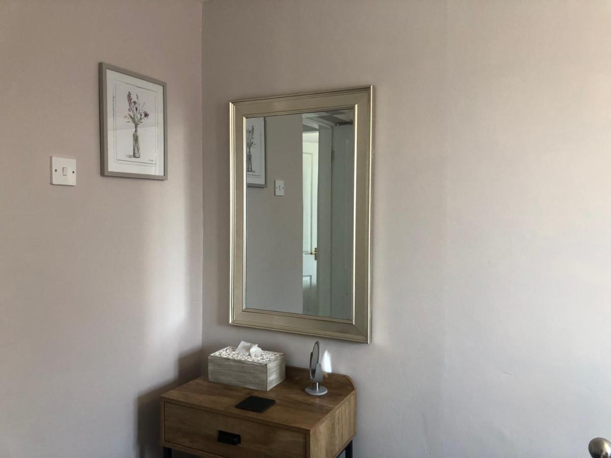 Little Park Holiday Homes Self Catering Cottages 1 & 2 Bedrooms Available Close To Tutbury Castle Exterior foto