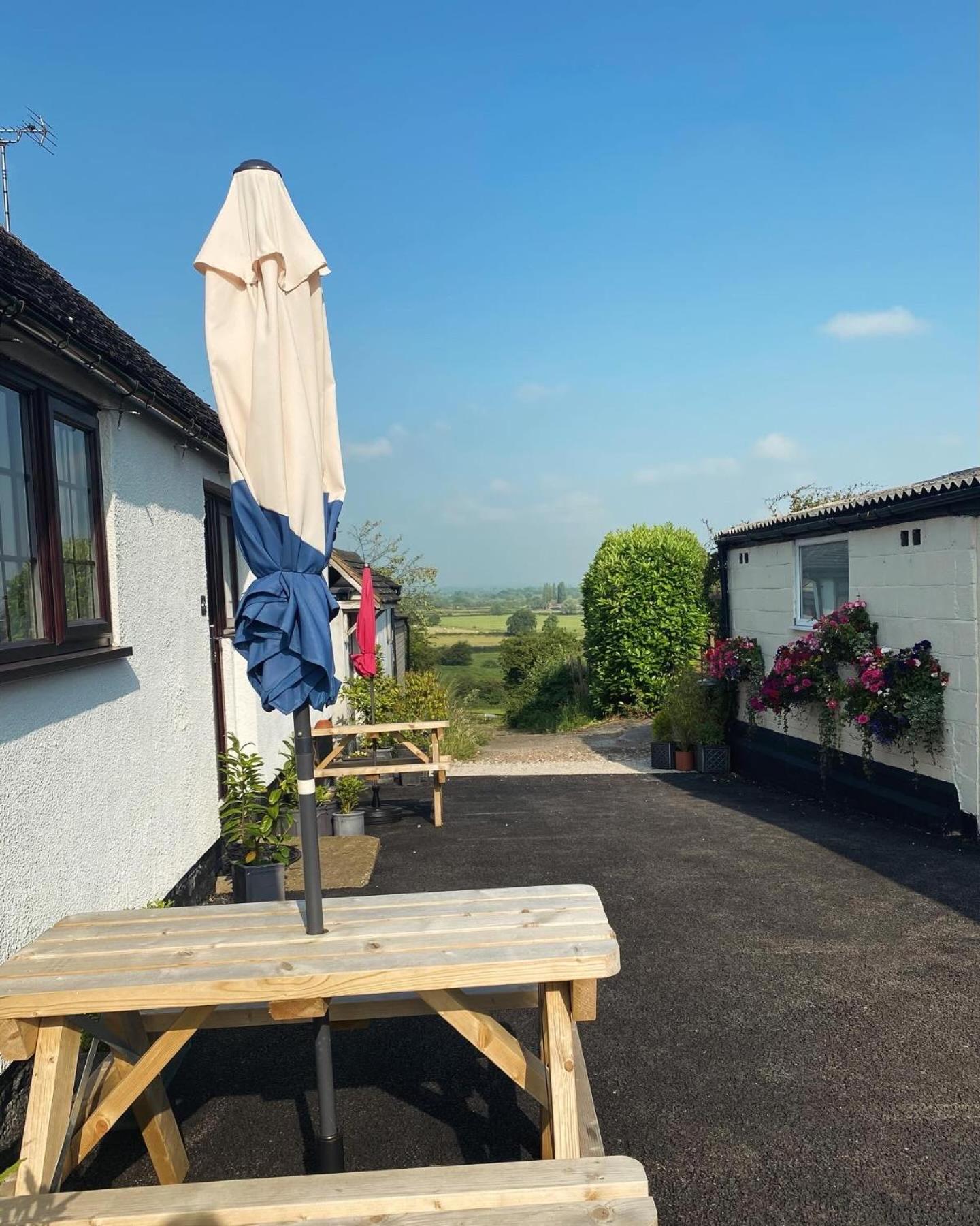 Little Park Holiday Homes Self Catering Cottages 1 & 2 Bedrooms Available Close To Tutbury Castle Exterior foto